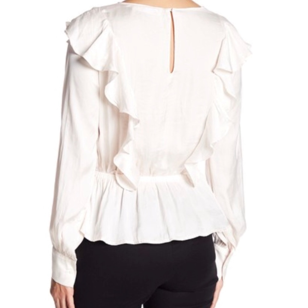 ASTR the Label Silky Ruffle Long Sleeve Blouse Wht - Picture 2 of 5